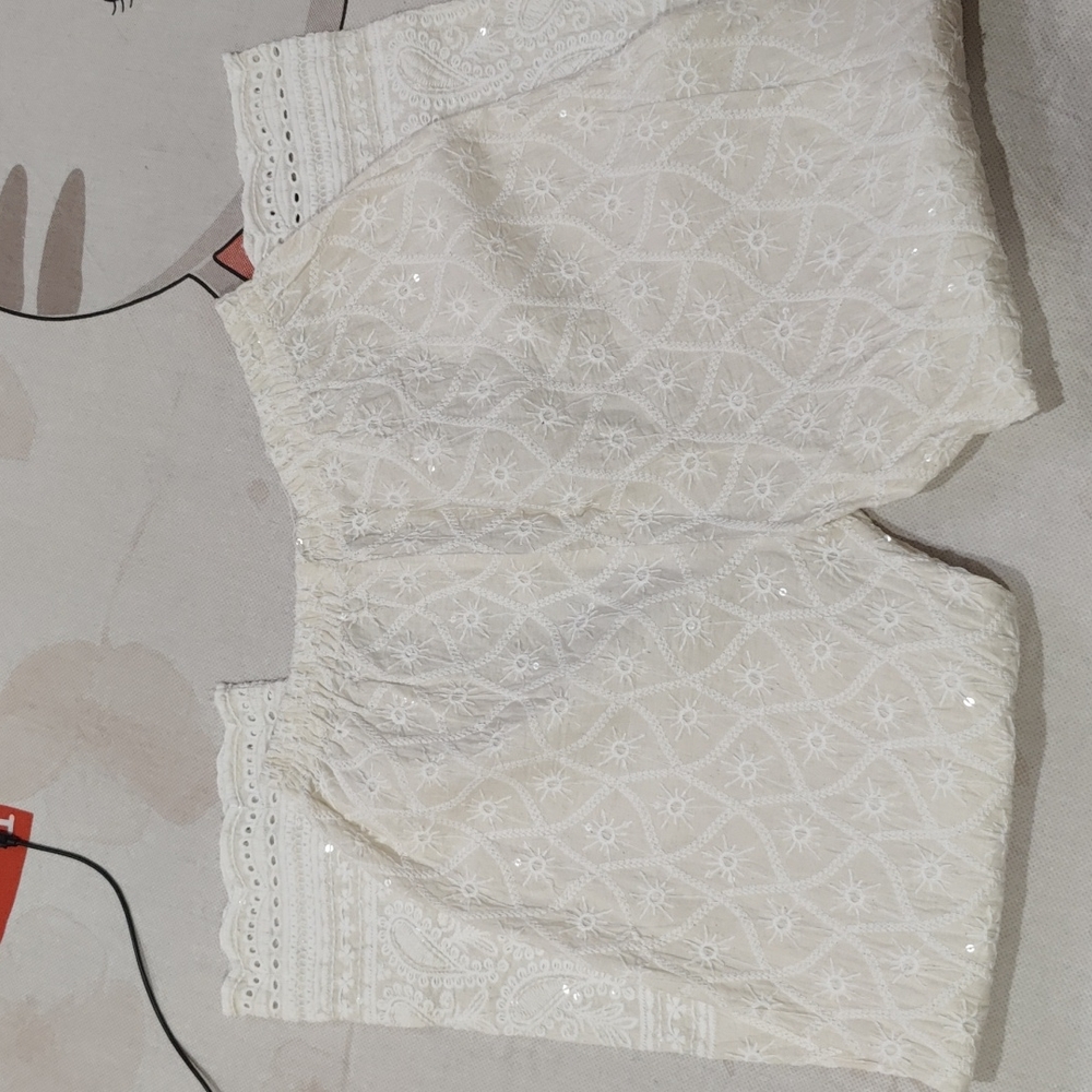 Chikankari kurta with plazo - Picture 2 of 8
